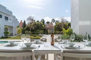 Casa pareada en alquiler en Los Naranjos - Las Brisas en Marbella