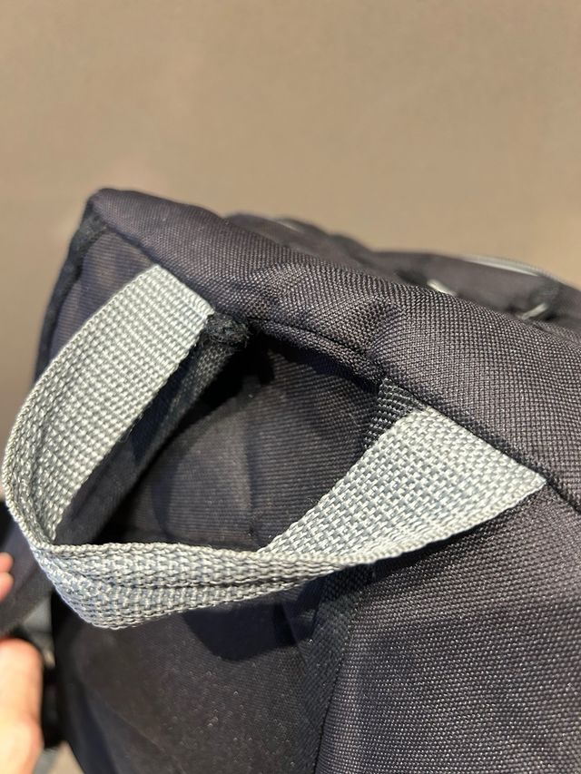 Mochila Ternua Negra y Gris