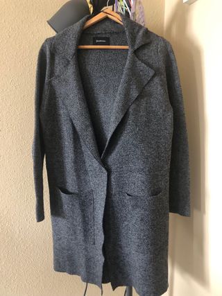 Abrigo Stradivarius gris mujer