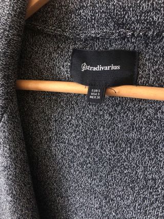 Abrigo Stradivarius gris mujer