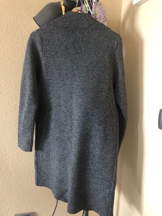 Abrigo Stradivarius gris mujer