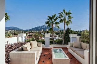 Piso en venta en Nueva Andalucía centro en Marbella