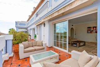 Piso en venta en Nueva Andalucía centro en Marbella