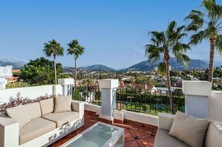 Piso en venta en Nueva Andalucía centro en Marbella