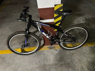 Bicicleta GT Avalanche 3.0 Montaña