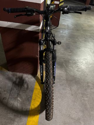 Bicicleta GT Avalanche 3.0 Montaña