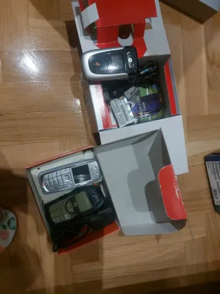 Lotto 3 telefoni Motorola, Siemens e Nokia