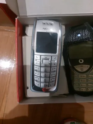 Lotto 3 telefoni Motorola, Siemens e Nokia