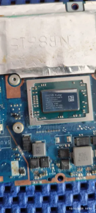 Asus ZenBook 14 Ryzen 7 - 3700u
Averiado, Piezas 
