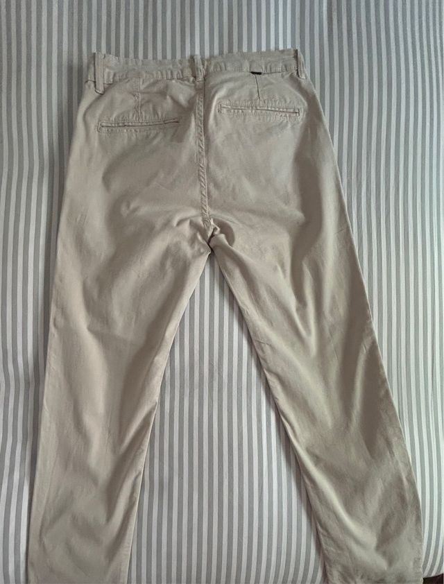 Pantalón chino Zara beige talla 38. En buen estado
