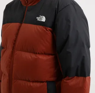 The North Face Marrón y Negra.
Anorak Diablo DWR