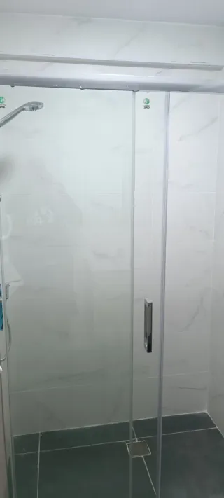 Se alquila  4 Habitaciones 