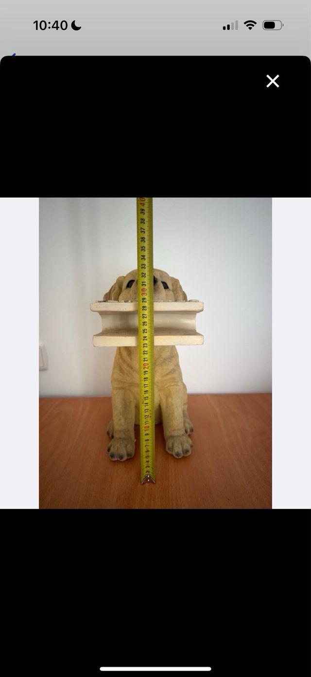 Figura perro PERIÓDICO resina