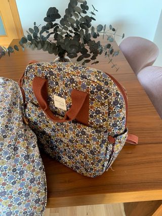 Saco, maleta y mochila bebé floral