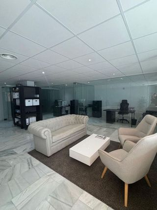 Oficina en venta en Los Naranjos - Las Brisas en Marbella