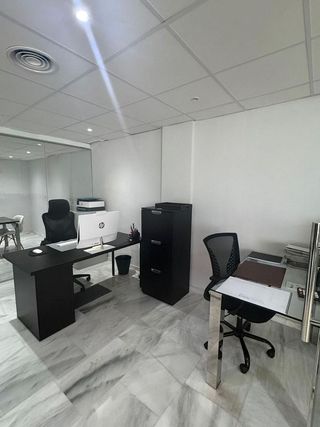 Oficina en venta en Los Naranjos - Las Brisas en Marbella