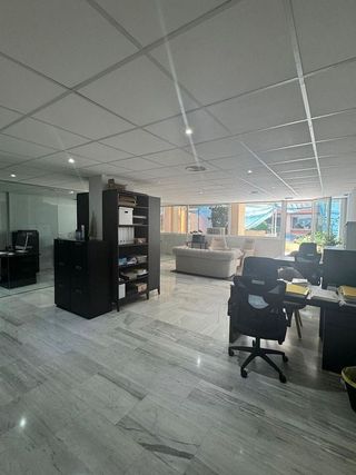 Oficina en venta en Los Naranjos - Las Brisas en Marbella