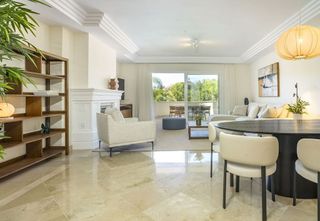 Piso en alquiler en Los Naranjos - Las Brisas en Marbella