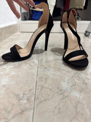 Zapatos de tacón negros