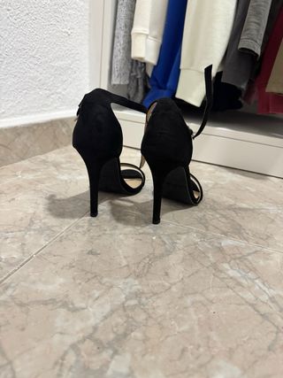Zapatos de tacón negros