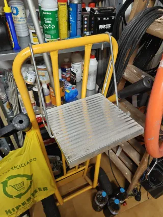 Soporte Escalera Amarillo