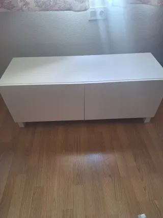 Banco de madera blanco