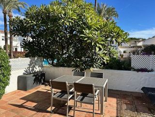 Casa adosada en alquiler en Los Naranjos - Las Brisas en Marbella