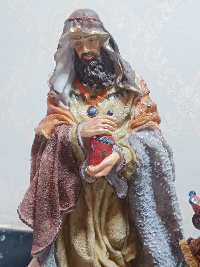 Belén 3 Reyes Magos, Mula y Buey Resina 39 cm