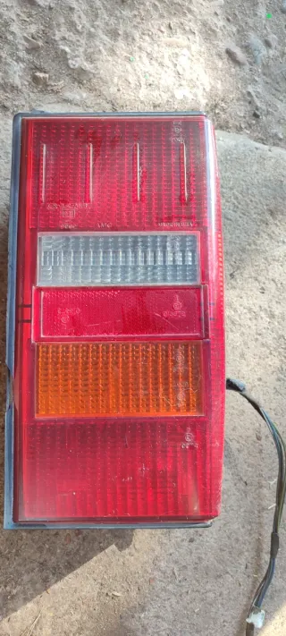 Piloto trasero Jeep Cherokee XJ Dcho '96