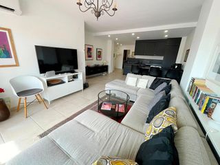 Piso en venta en Nueva Andalucía centro en Marbella