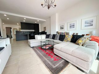 Piso en venta en Nueva Andalucía centro en Marbella