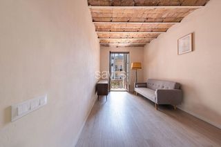 Piso en venta en El Raval en Barcelona