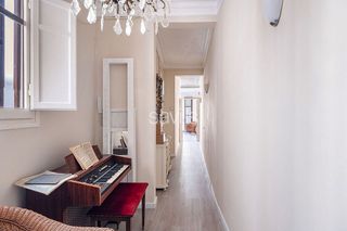 Piso en venta en El Raval en Barcelona