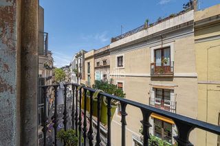 Piso en venta en El Raval en Barcelona