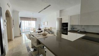 Piso en venta en Los Naranjos - Las Brisas en Marbella