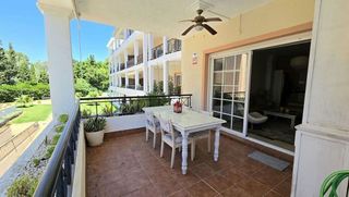 Piso en venta en Los Naranjos - Las Brisas en Marbella