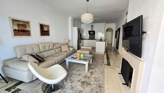 Piso en venta en Los Naranjos - Las Brisas en Marbella
