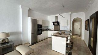Piso en venta en Los Naranjos - Las Brisas en Marbella