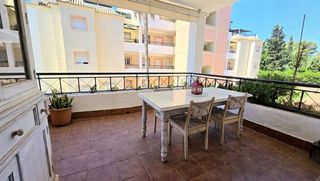 Piso en venta en Los Naranjos - Las Brisas en Marbella