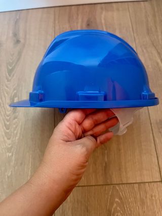 Casco de obra azul