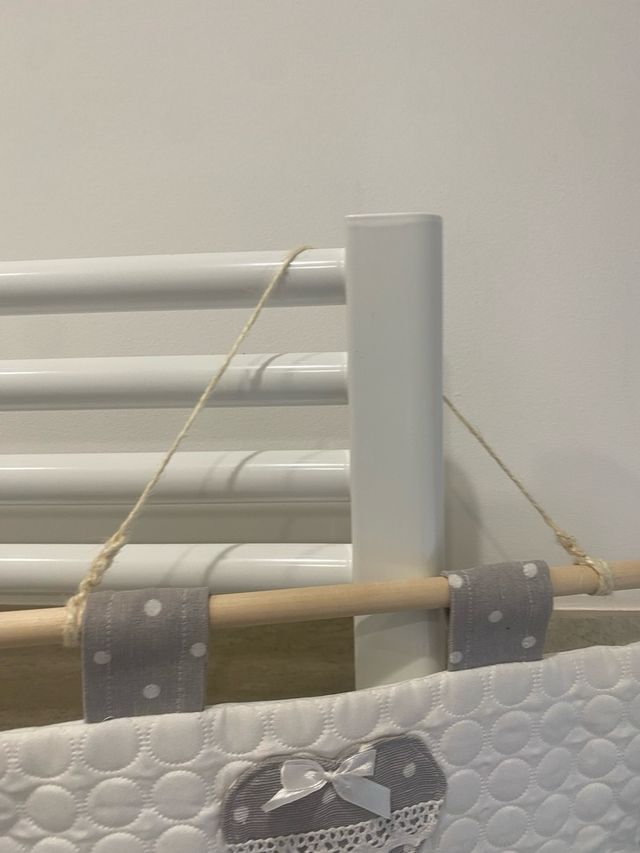 Porta oggetti da bagno in tessuto e legno