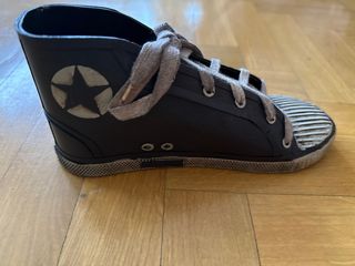 Porta bolis/lápices zapato sneaker