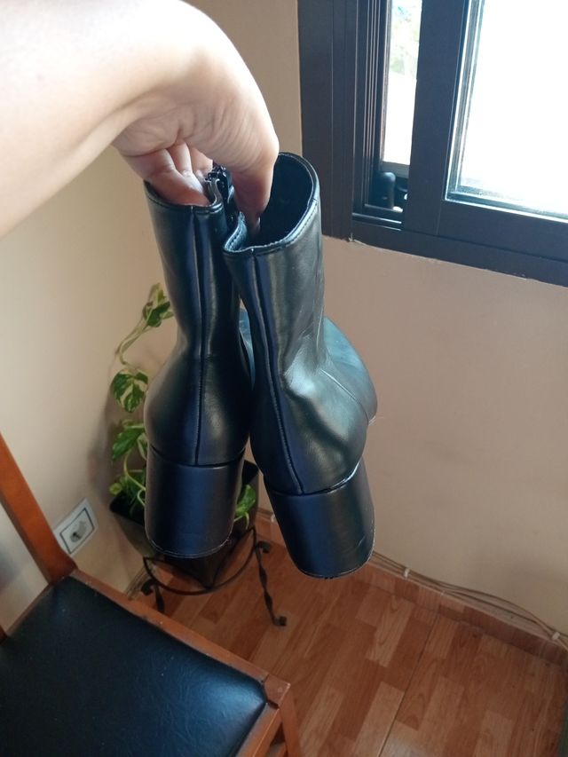 Botines tacón medio negros