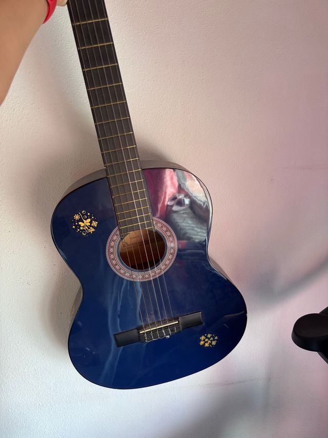 Guitarra azul 6 cuerdas