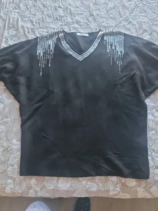 Jersey negro con strass
