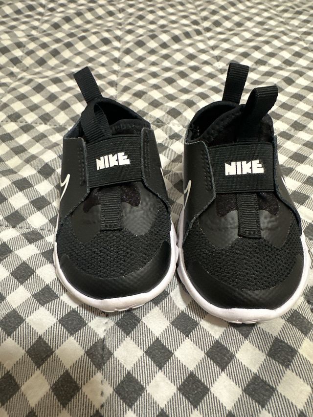 Zapatillas Nike verdaderas Bebé Negras talla 19’5