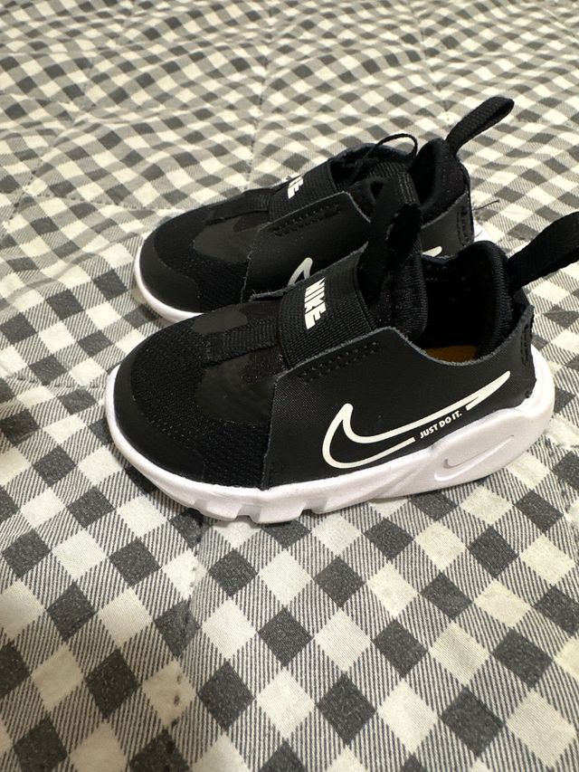 Zapatillas Nike verdaderas Bebé Negras talla 19’5