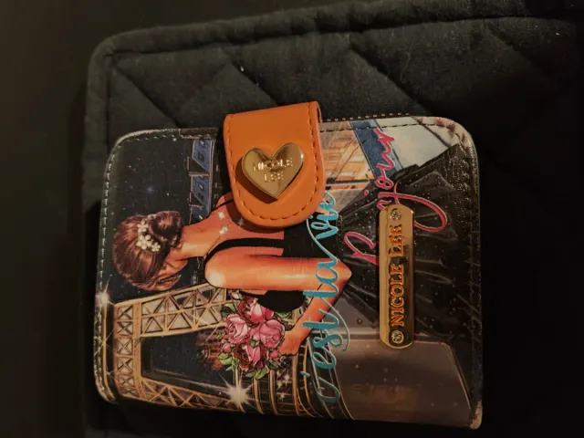 Monedero Nicole Lee multicolor y dorado
