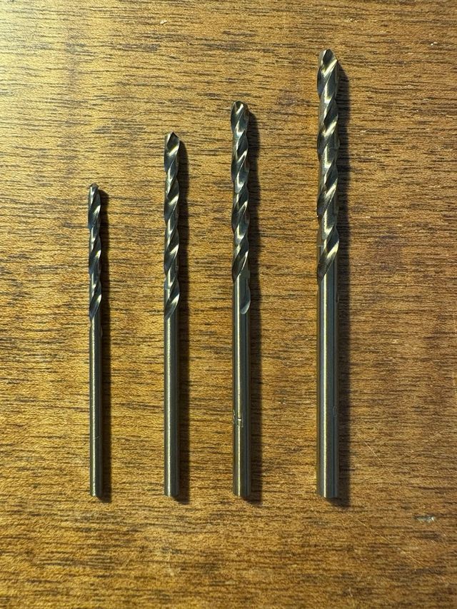 Kit estrattori viti spanate in HSS 4341 + 4 punte