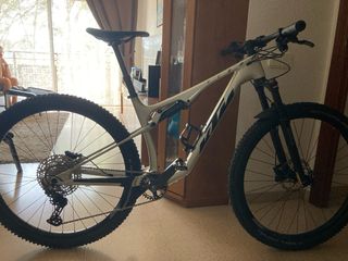 Bicicleta KTM Doble 
Talla M 
Modelo SCARP 2021
